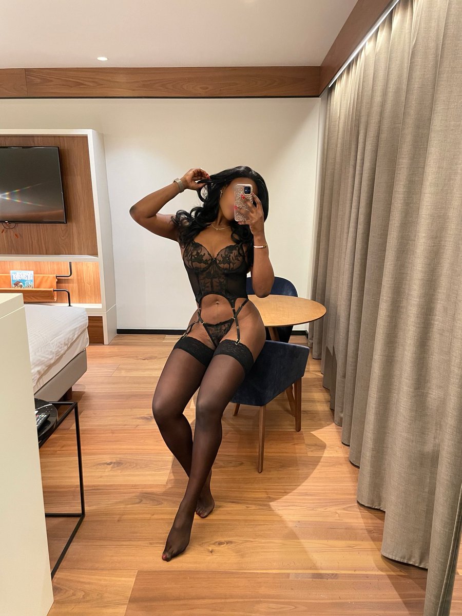 MissEveyy's tweet photo. You’re so eager to submit to a goddess like me ✨ https://t.co/kf8PT1CdvS