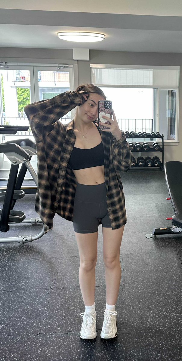 S4k4me's tweet photo. 🌸 gym https://t.co/NeMP6AJYek
