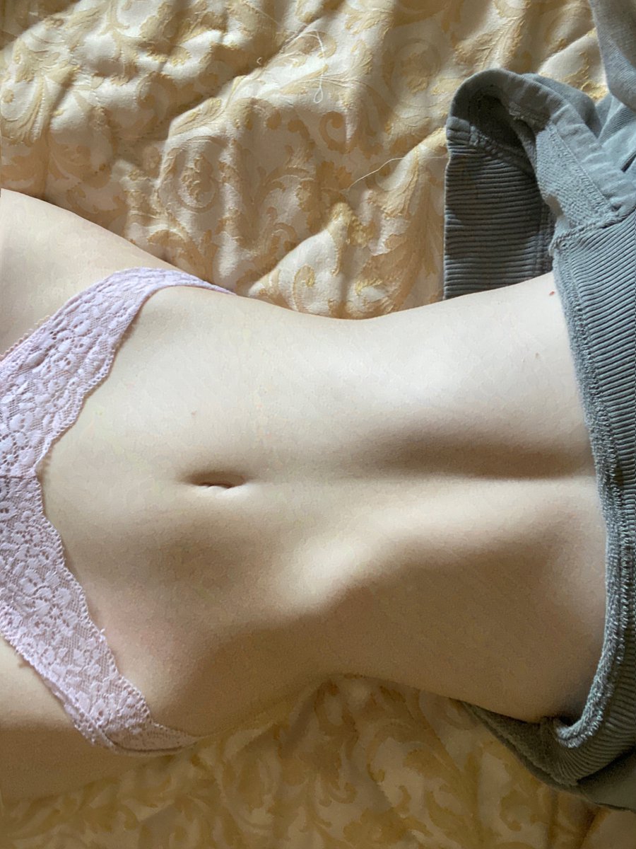 dolIIshaped's tweet photo. tummy :0 https://t.co/Sa2c9LlkNG