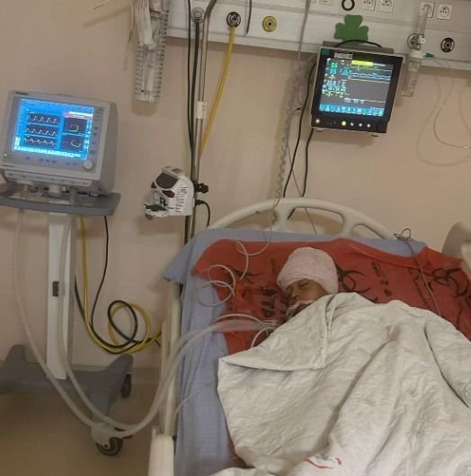 mohemmed_230's tweet photo. Lütfen oğlumu kurtarmama yardım edin. Acilen ameliyat olması gerekiyor; durumu çok ciddi ve ertelenemez. Aile olarak ameliyat ve tedavi masraflarını karşılayacak gücümüz yok
https://t.co/zS4Q1VR6P7
@BulentY_ @don_vulpine @ainiladra @doganburak29 @vtmh_vtmh2 @alisadigun https://t.co/qMX4lQcDhM