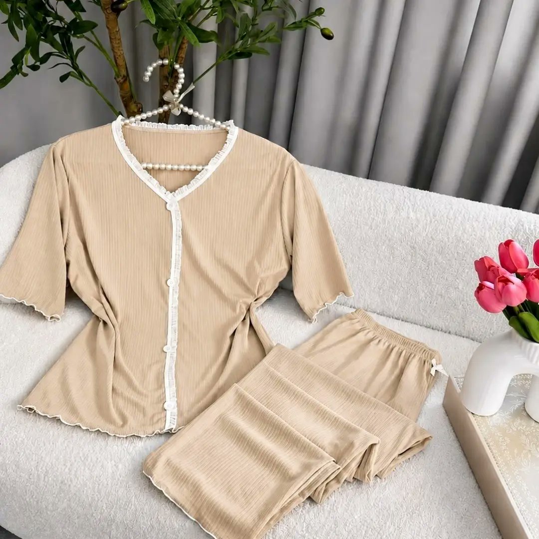 DotMoskozf's tweet photo. The holiday collection has arrived! Women’s two-piece plain tracksuit: elegant, comfortable, and modern, with a flattering feminine design. Turkish polyester rib fabric with Lycra cotton—stretchy, lightweight, and comfortable. Sizes L, XL, and XXL, https://t.co/iLCDH92xEy
