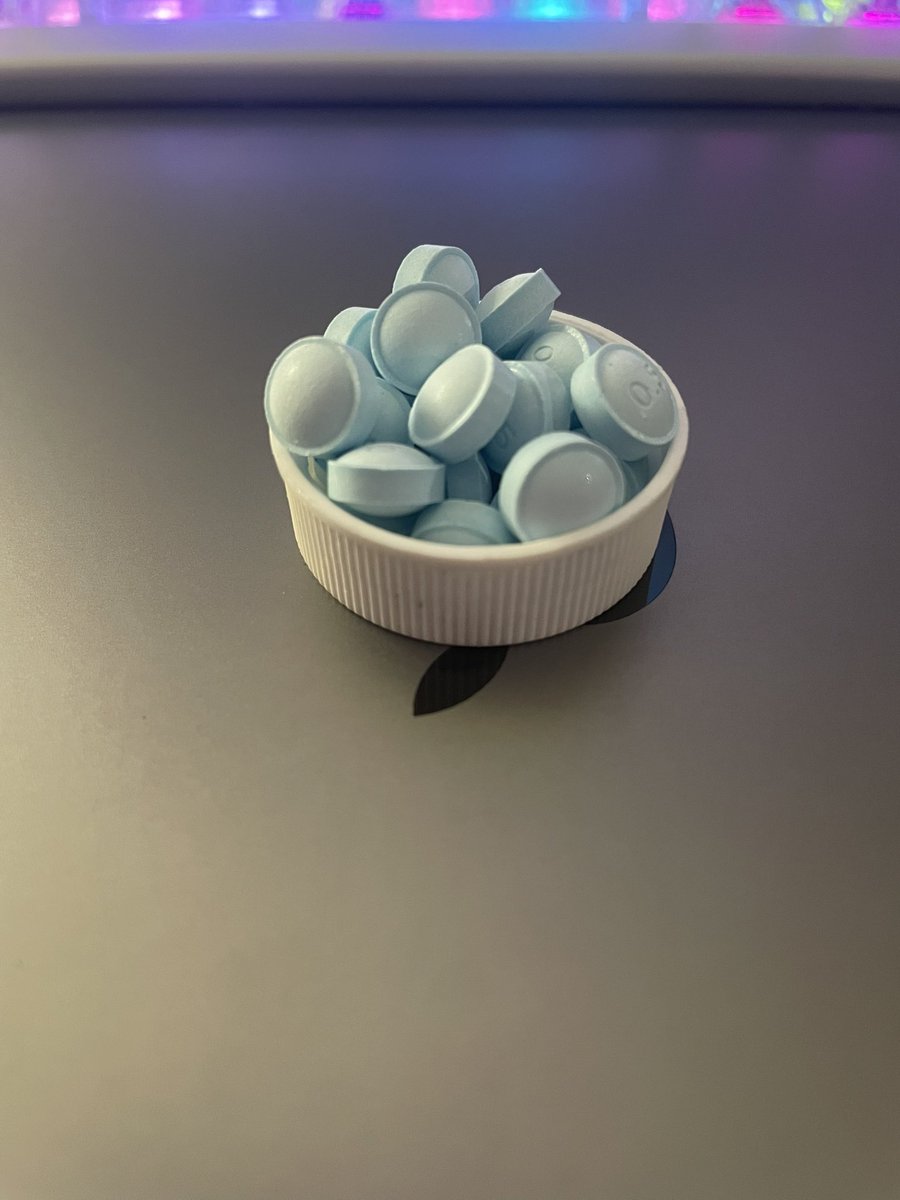 SuicidalDawg's tweet photo. Can’t wait for tonight 🤤🤤🤤 #drugstwt #pills https://t.co/pqWhbiVZK5
