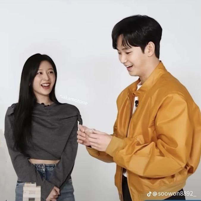 tash_kim_'s tweet photo. KJW: "If you are going through a fall, you can just pick up something before getting back up or you can even lie down and rest for a whole before getting back up."

JHI: "If a friend ever went through something so painful that they felt like they wanted to die, even all you could do was stay by their side, you could listen to them, and being able to really listen to someone like that is only possible when you have a deep friendship with them."