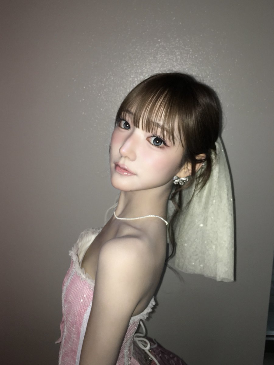 whiteAngell0009's tweet photo. お顔の小ささに反して目の大きさバグってる...
こんなお人形さんみたいに可愛いのありえない https://t.co/Pd9ox4BW9S