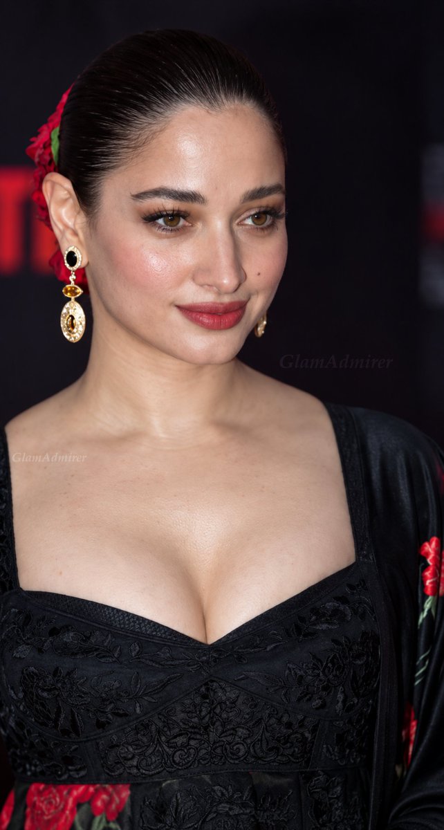 GlamAdmirer's tweet photo. Simply stunning, effortlessly glamorous ✨️🔥🖤
#Tamannaah #TamannaahBhatia https://t.co/GeMPeJuZpN