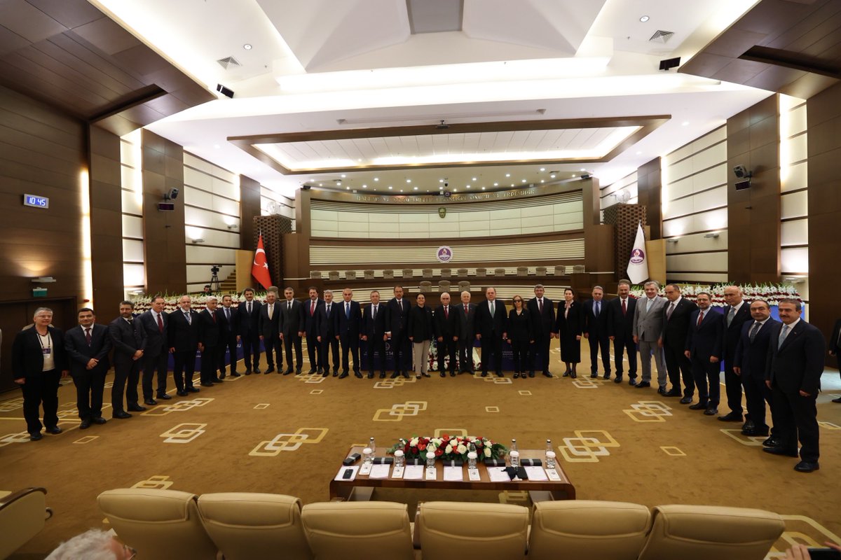muhteremince's tweet photo. Bireysel Başvuru’nun 14. yıl dönümü kapsamında Anayasa Mahkemesinde, “Türk Anayasa Mahkemesi’nin Norm Denetimi Kararlarının Bireysel Başvuruya Etkisi” konulu sempozyumu gerçekleştirdik.

14 yıldır uygulanan bireysel başvuru, hukukumuzun en önemli hak arama yollarından biri haline gelmiş; Anayasa Mahkemesi’nin kararları temel hak ve özgürlüklerin etkin korunmasına önemli katkılar sağlamıştır.
