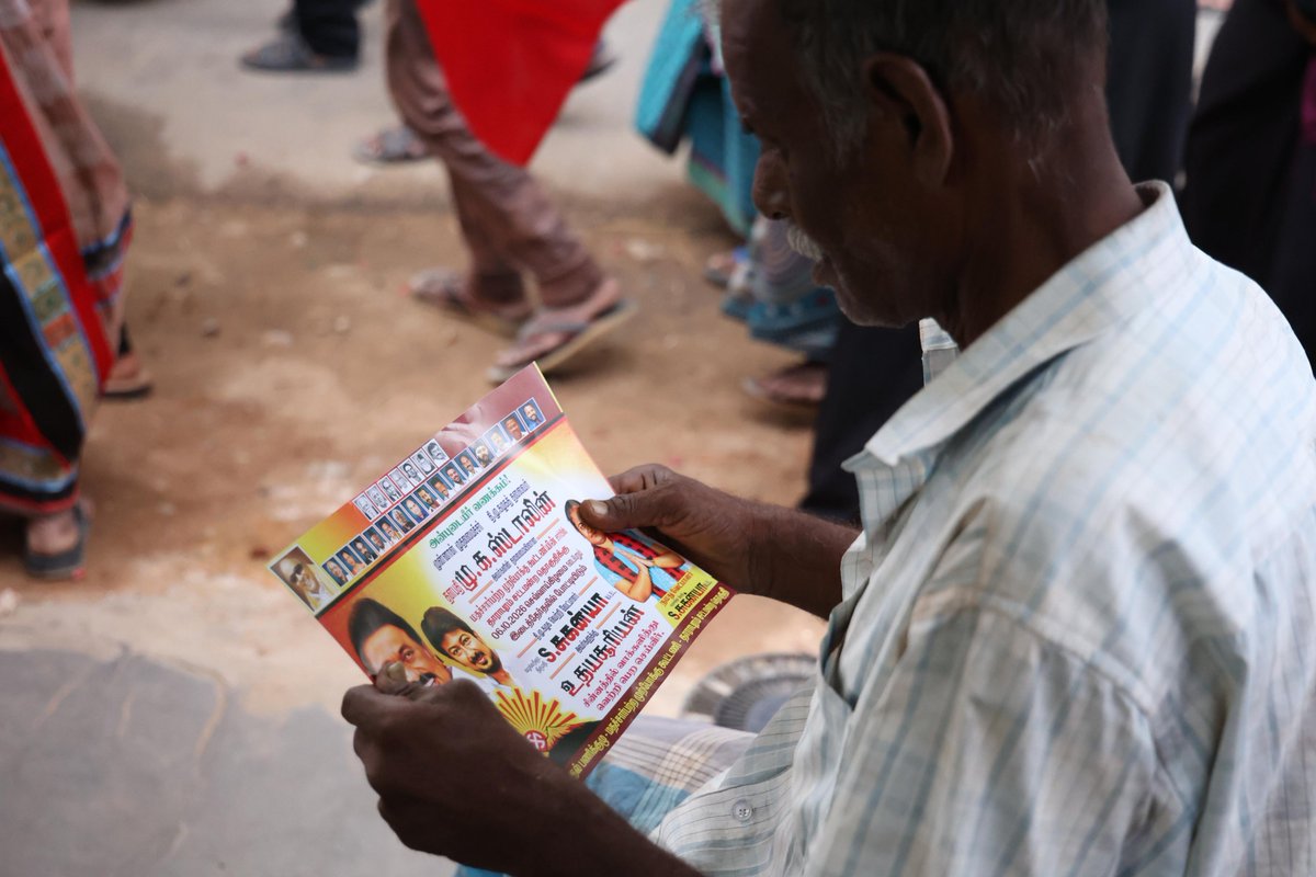 TThenarasu's tweet photo. தாராபுரம் சட்டமன்றத் தொகுதி இடைத்தேர்தலில் போட்டியிடும் கழகத்தின் வெற்றி வேட்பாளர் திருமிகு. சுகன்யா அவர்களை ஆதரித்து அலங்கியம் ஊராட்சியில், விருதுநகர் தெற்கு கழக மாவட்டச் செயலாளர் அண்ணன் திரு. கே.கே.எஸ்.எஸ்.ஆர். இராமச்சந்திரன் அவர்களுடன் இணைந்து வீடு வீடாக வாக்கு சேகரிக்கும் பிரசாரத்தைத் தொடங்கியுள்ளோம்.
வெற்றி சின்னமாம் உதயசூரியனை தாராபுரத்தில் உதிக்க வைப்போம்.

@KKSSRR_DMK

(1/2)