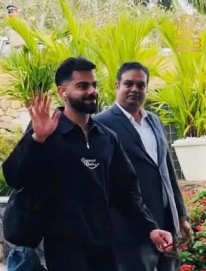 Vkohlic18's tweet photo. Virat Kohli has arrived. We are ready to chase hundred centuries record 😭 https://t.co/ZTufG5Ln56