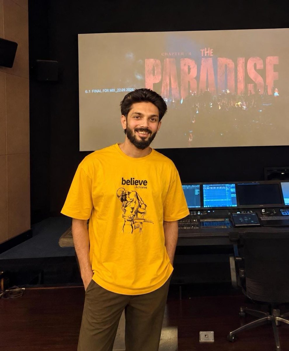 TeluguMSDians's tweet photo. Biggest Cul fan boy of CSK @anirudhofficial 🦁💛🔥

#TheParadise 🔥🔥 https://t.co/ibr8hRxQIl