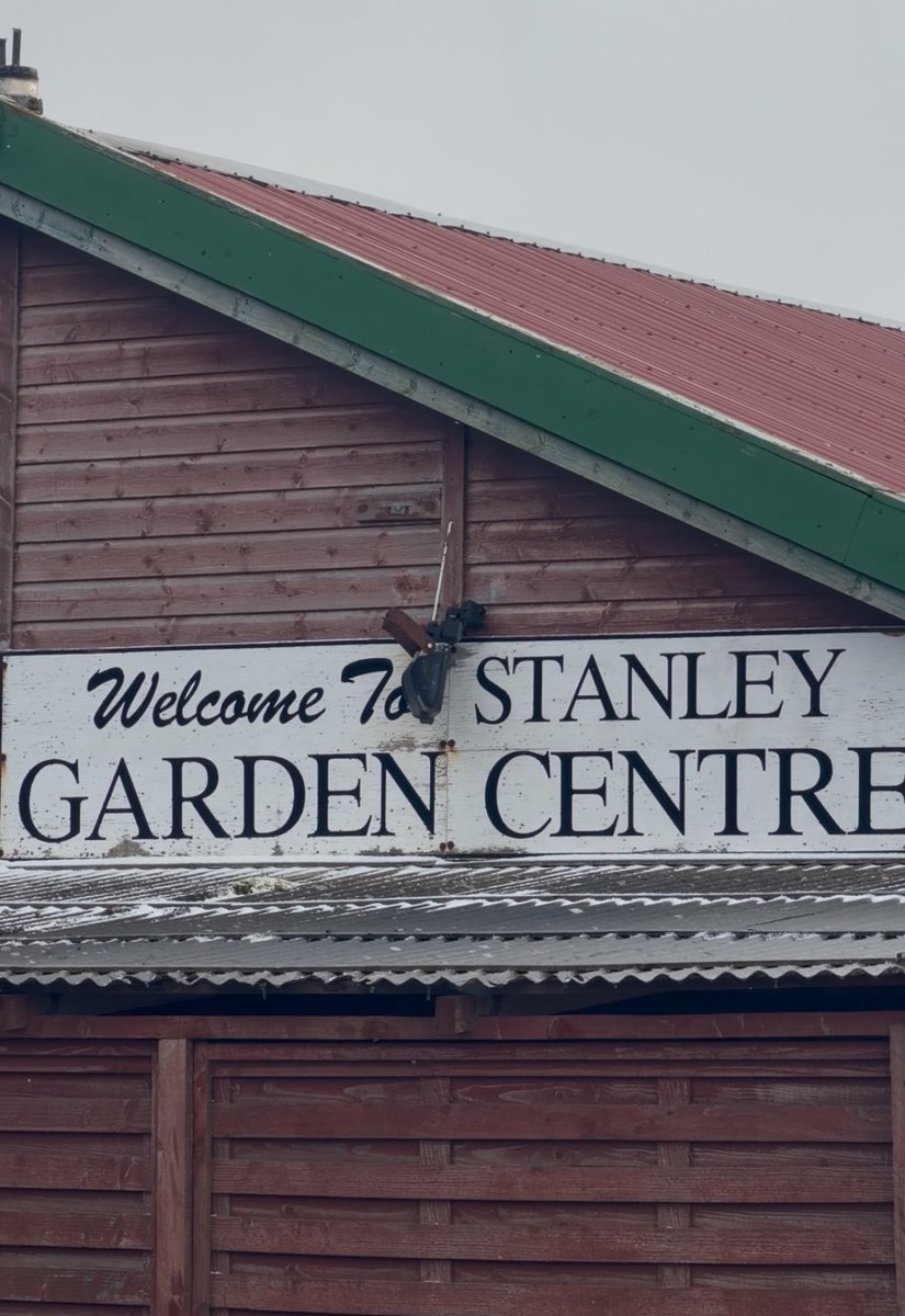 GHFalklands's tweet photo. 🧵🪡 What does food security in the Falkland Islands look like? 🌱 A thread:

The Governor visited Stanley Growers to learn from the experts as Government House explores ways to maximise production in its own gardens.

#Falklands #Food 

1/5 https://t.co/81mQRT0V9t