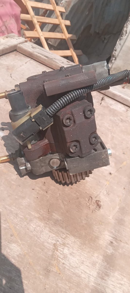 Homgad's tweet photo. @Urunzii Mimi ni mkulima mdogo wa hizi parts za gari za wakubwa. Please muniitishe vitu nisirudi ocha. @all https://t.co/YnmPxgY88V