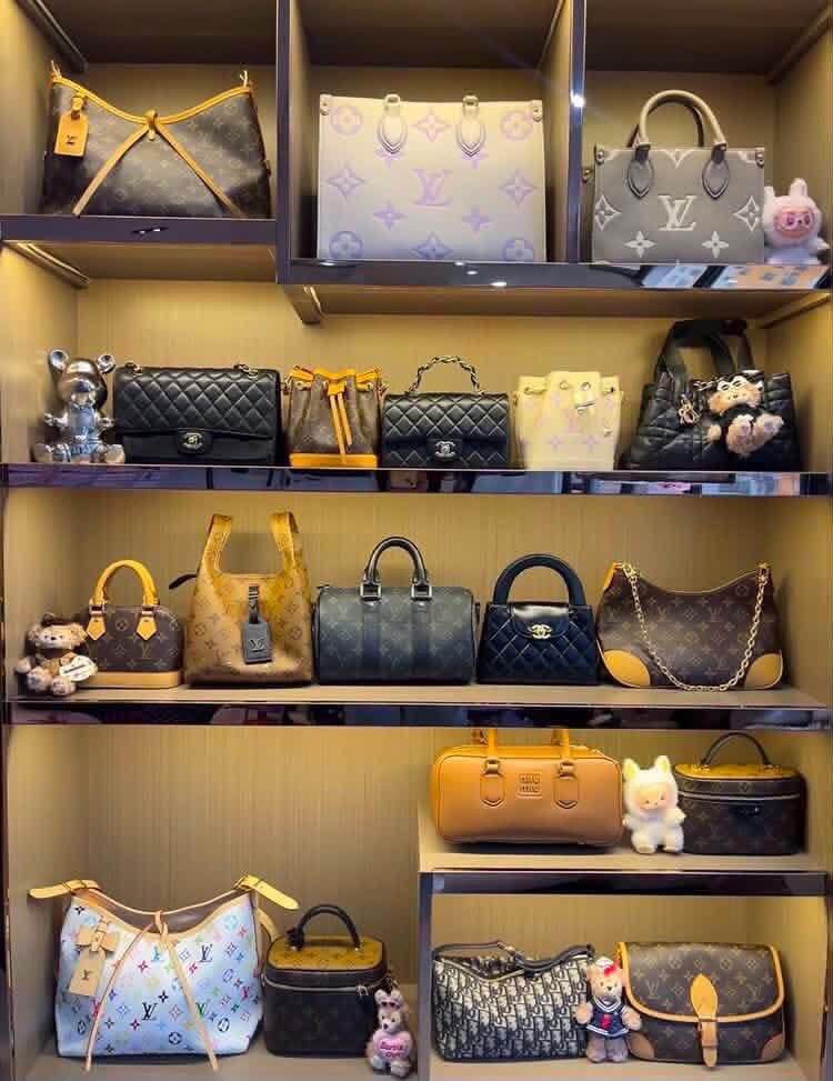 SuperiorSally's tweet photo. My mom taught me to put things back where they go, so let me put you in your place https://t.co/XqAUcFWfBK