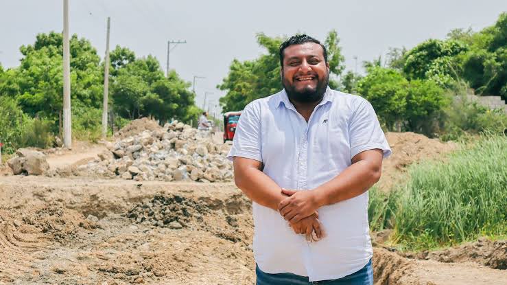 GildoGarzaMx's tweet photo. 🔴 #Oaxaca | Se reporta la detención del alcalde de Juchitán, Miguel Sánchez Altamirano, de MORENA, por presuntos delitos de extorsión y cobro de piso, la pregunta para las autoridades federales es muy sencilla:
¿Desde cuándo sabían y por qué un presidente municipal podía seguir gobernando bajo estos señalamientos?