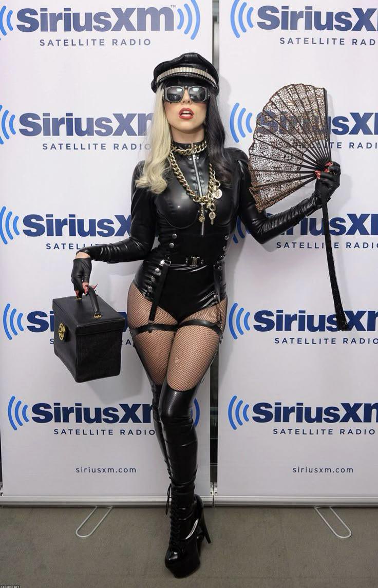 killahron's tweet photo. one of my favorite gaga looks of all time https://t.co/HWM6qnxyCv