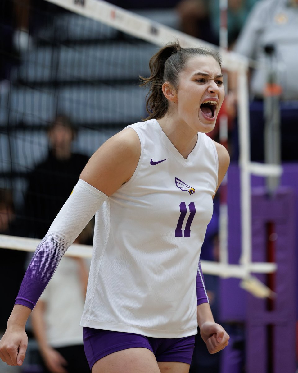 unweagles's tweet photo. 🏐 Everybody eats 😤🍽️

@unwvb got contributions up and down the roster in a UMAC opener sweep of North Central

🦅 #CompeteWithPurpose https://t.co/suzKpTNJE2