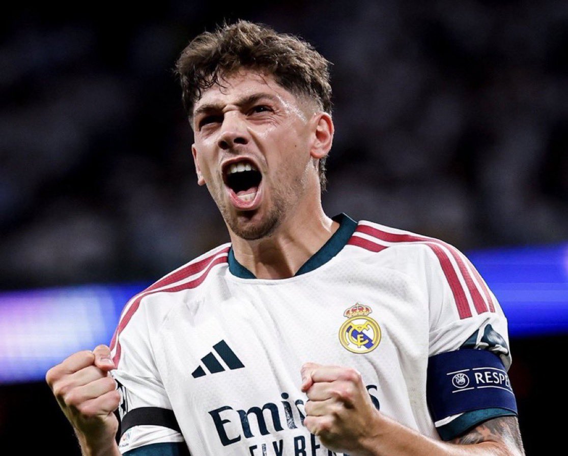 noawaysis's tweet photo. 🚨 Real Madrid confirm Fede Valverde has been diagnosed with a grade 3 anal tear

The Uruguayan midfielder will be out for two weeks, with recovery set to be slowed down due to his Lego Batman addiction https://t.co/ykM3PFWEBc