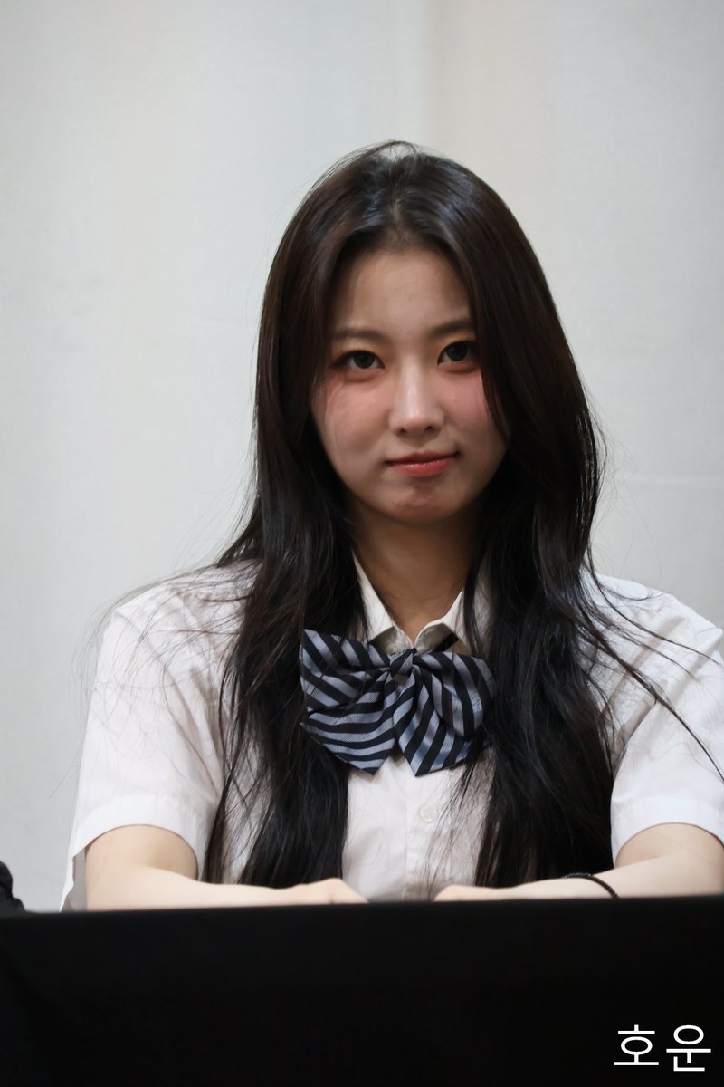haoyunhong0429's tweet photo. 260920 #USPEER Everline fansign #Daon

惡作劇做鬼臉的Daon 😜

#유스피어 #다온 https://t.co/adSvLU30DR