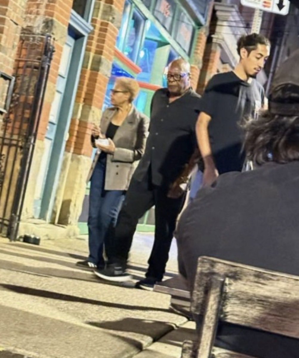 _hamilton_matt's tweet photo. Over Labor Day weekend, @erinkoper posted this photo of LA’s mayor, Karen Bass, in Pittsburgh — and wondered why the leader of the country’s second-largest city had quietly traveled to Pennsylvania. https://t.co/5GAJtyLiV3