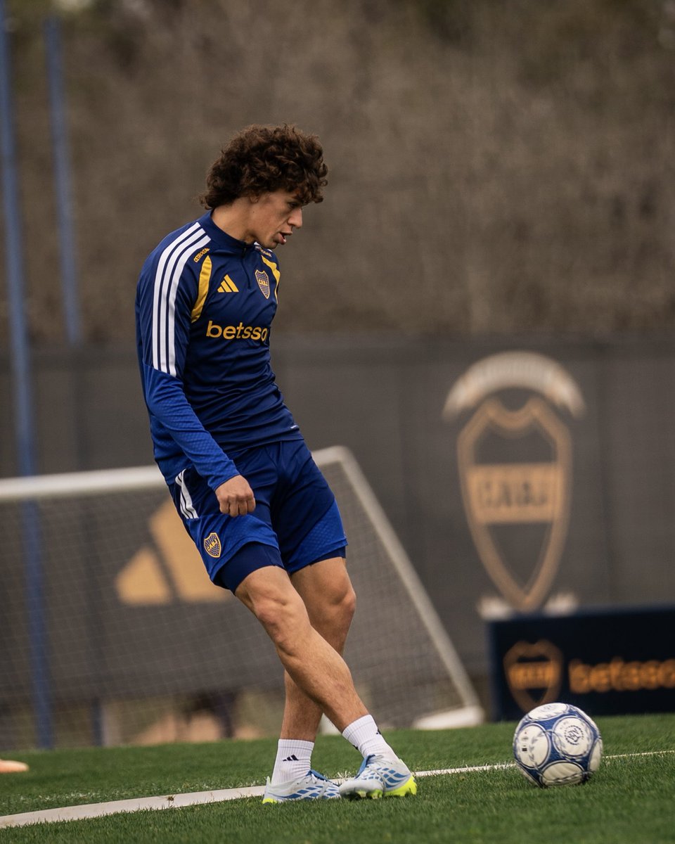 BocaJrsOficial's tweet photo. Mitad de semana ✅🤩 https://t.co/dlD1mBa4c8