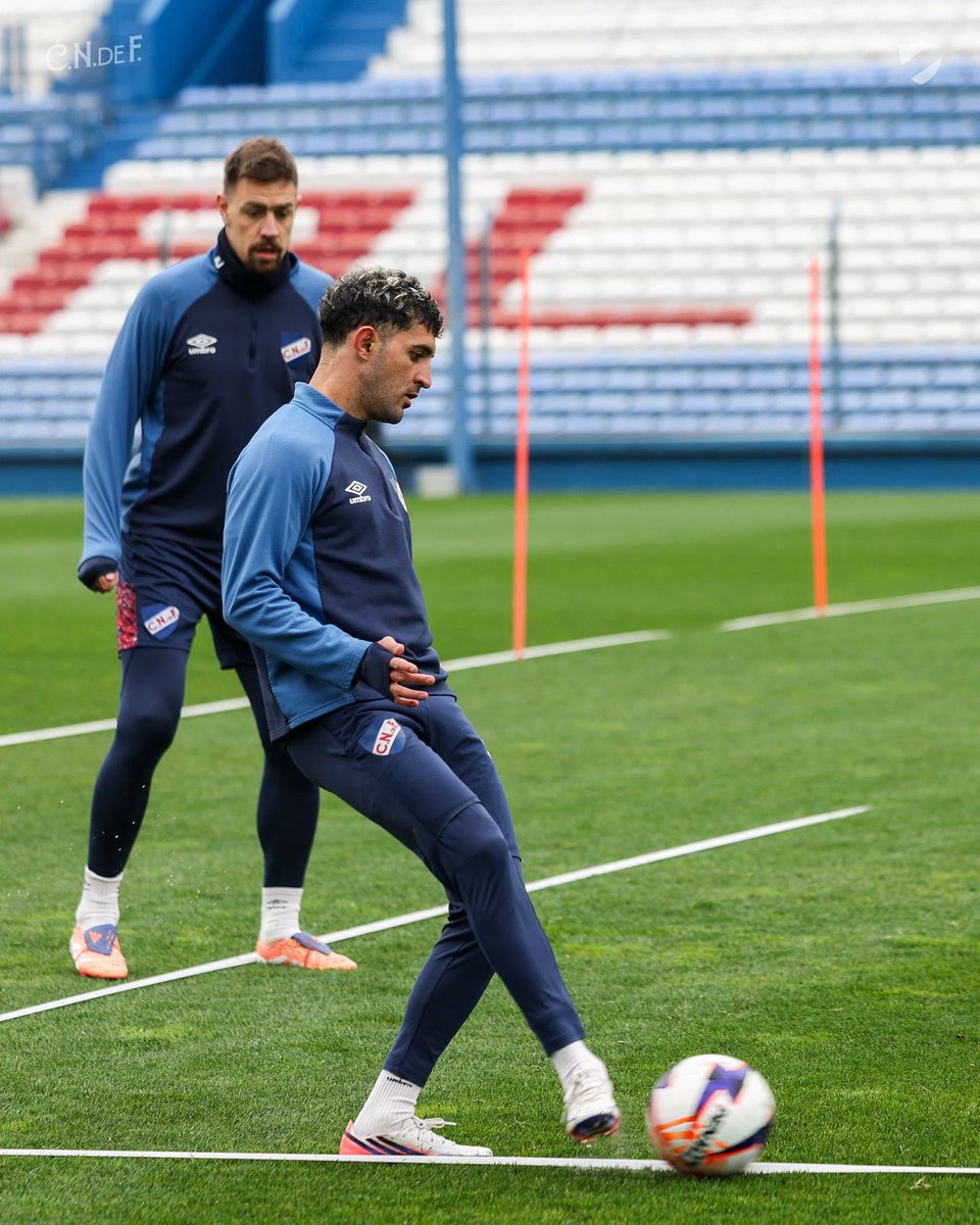 Nacional's tweet photo. Entrenamiento en casa pensando en Cerro Largo ⚽️ https://t.co/c0frb0ZUg8