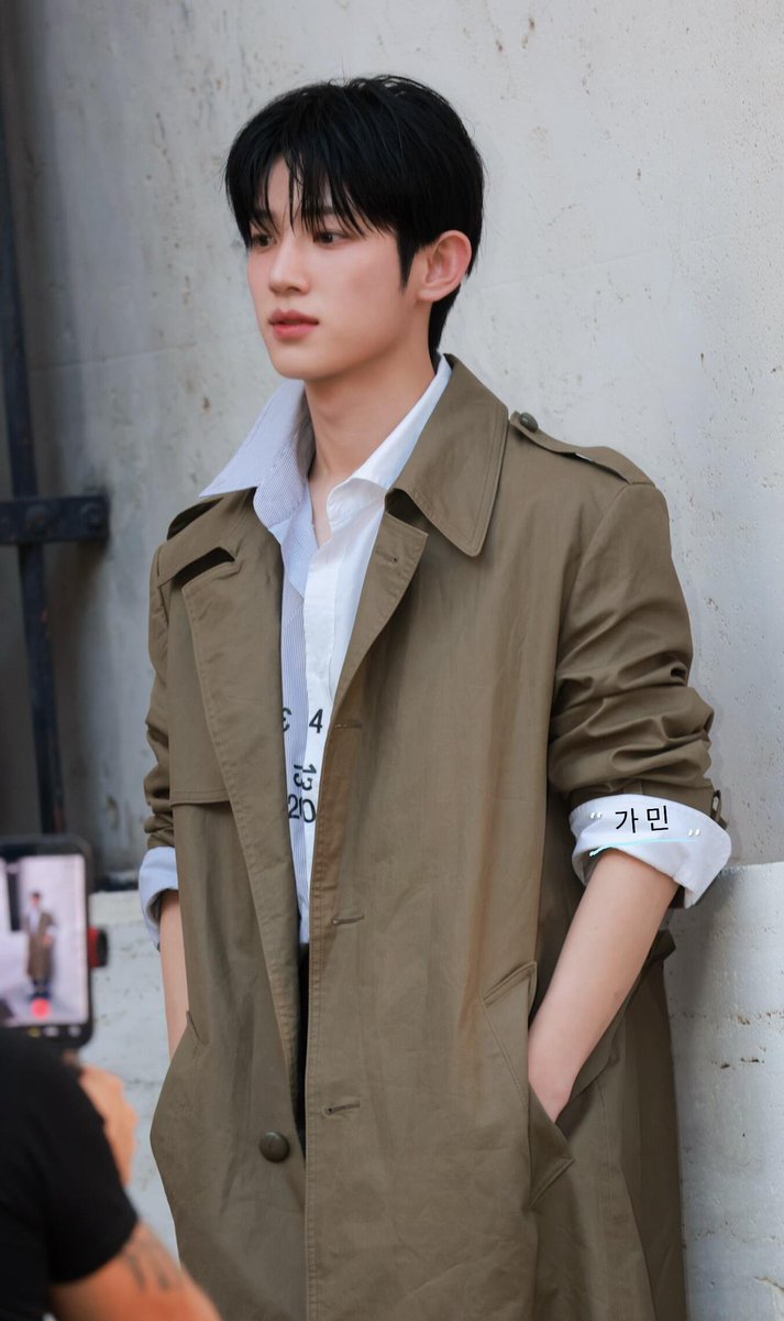 frillangelbunny's tweet photo. 귀여운데 예쁘고 잘 생기고 멋있고 분위기 있고 아우라 있고 다 해라 다🐰😎

SIWOO MILAN FASHION WEEK SS27

#PARKSIWOOxMM6
#PARKSIWOOMFWSS27
#PARKSIWOO #박시우 https://t.co/w9NIItxAcO