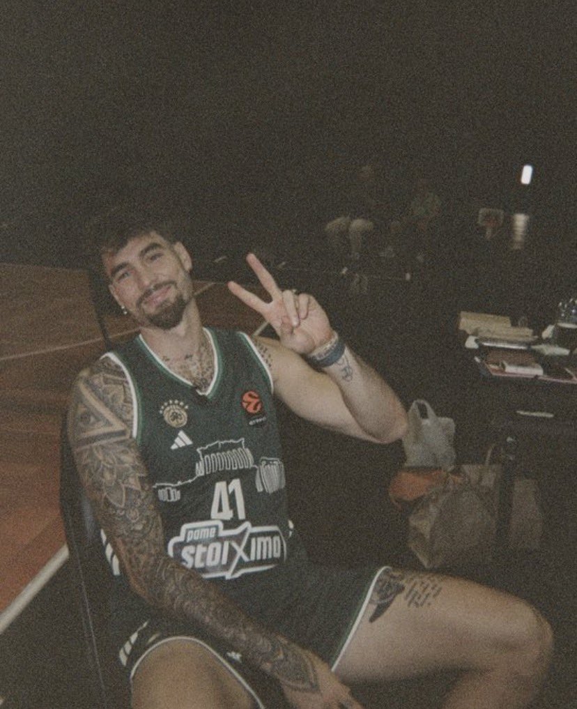 mrvornd's tweet photo. Απλά παράδειγμα προς μίμηση ☘️
#paobc https://t.co/ZKLOMA3SNE