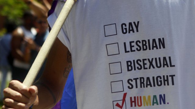 SandraJapie's tweet photo. De aardige, normale mensen zijn met meer. Spreek je uit tegen #Homohaat. Hier, op straat, op je werk, overal! Love is love en liefde is altijd sterker dan haat. Wees menselijk❤️🏳️‍🌈🥰😘 https://t.co/MiogwIU8Ym