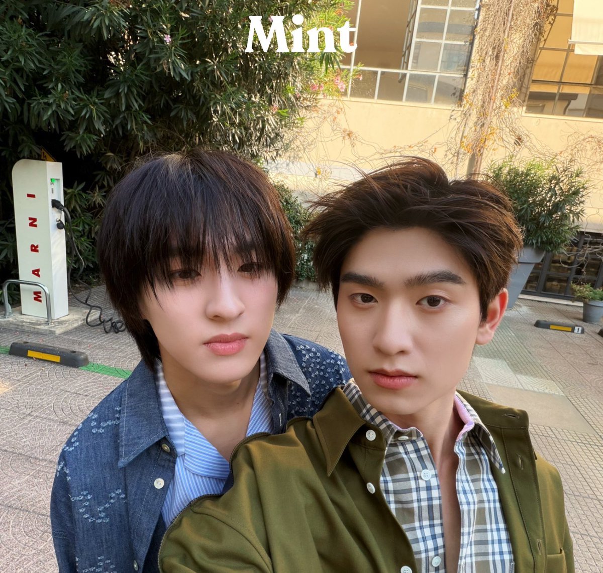 mmeian_'s tweet photo. คุณโทถือกล้องหล่อม้าก และน้องก้องก็หน้าหมวยตัวจิ๋ว ๆ ข้างพี่โทอีกแล้ว ฟิลเตอร์มหัศจรรย์ พี่โทมีคนเดียว 🙂‍↕️

#thomaskong #โทมัสก้อง 
#Marni #MarniTH
#Marniss27 https://t.co/IKkW9tfeV5