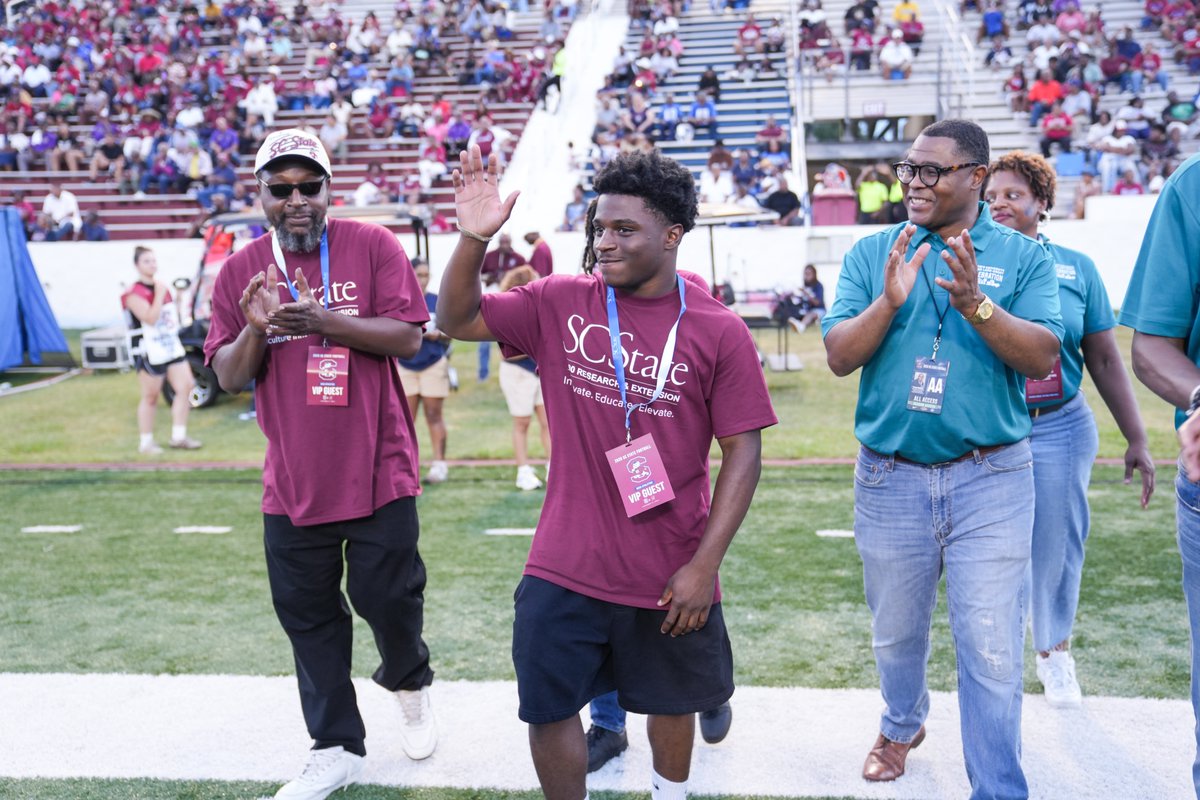 SCState1890's tweet photo. Congratulations to Caesar Bellamy, a senior at Orangeburg High School for Health Professions, on receiving the 1890 Ag Innovation Scholarship! 

After discovering a passion for agriculture through SC State’s AgriFSC summer camp, Caesar plans to explore agriculture at SC State! 🐾 https://t.co/kyhcyPWwDs