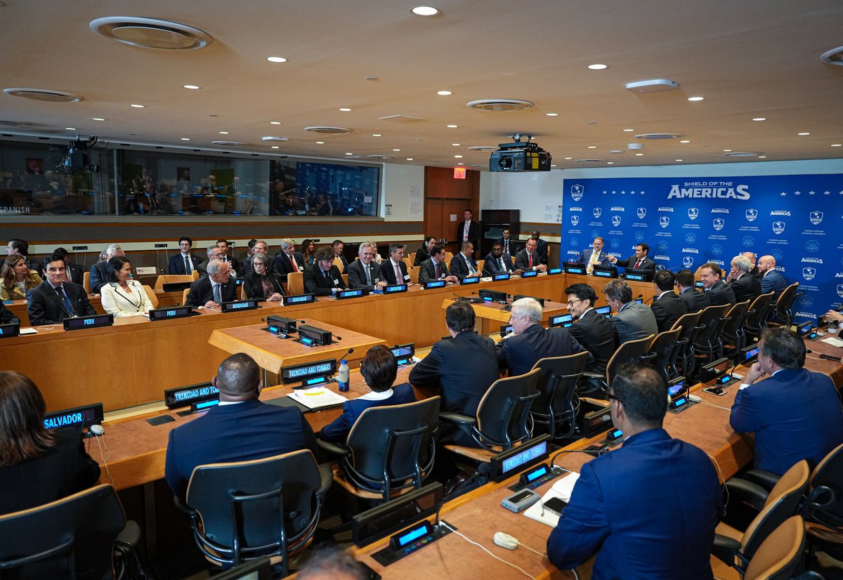 WHAAsstSecty's tweet photo. La Administración Trump está marcando el comienzo de una nueva era de protección, seguridad y prosperidad en nuestro hemisferio. 

Ayer, los países del Escudo de las Américas se comprometieron a emprender acciones conjuntas contra las 24 organizaciones narcoterroristas transnacionales designadas por Estados Unidos y acordaron adoptar medidas para activar el Tratado de Río con el fin de imponer sanciones de forma colectiva. Les estamos plantando cara.
