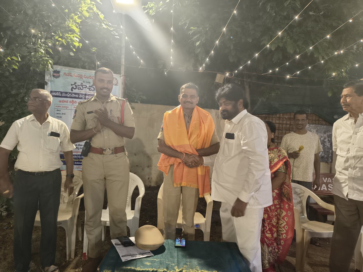 cirigirivijayku's tweet photo. @TelanganaDGP @TelanganaCOPs @Malkajgirips 🙏 THANK YOU – MALKajGIRI POLICE 🙏
Mallikarjuna Nagar Welfare Association sincerely expresses its heartfelt thanks to the Malkajgiri Police Commissioner, Malkajgiri Police Commissionerate, and the Malkajgiri SHO for conducting an important awareness programme on food adulteration, public safety and security in our locality.
We deeply appreciate the efforts of the Police Department in creating awareness among residents and encouraging everyone to remain vigilant and responsible for the safety and well-being of our community.
With Regards,
Cirigiri Vijay Kumar
Mallikarjuna Nagar Welfare Association