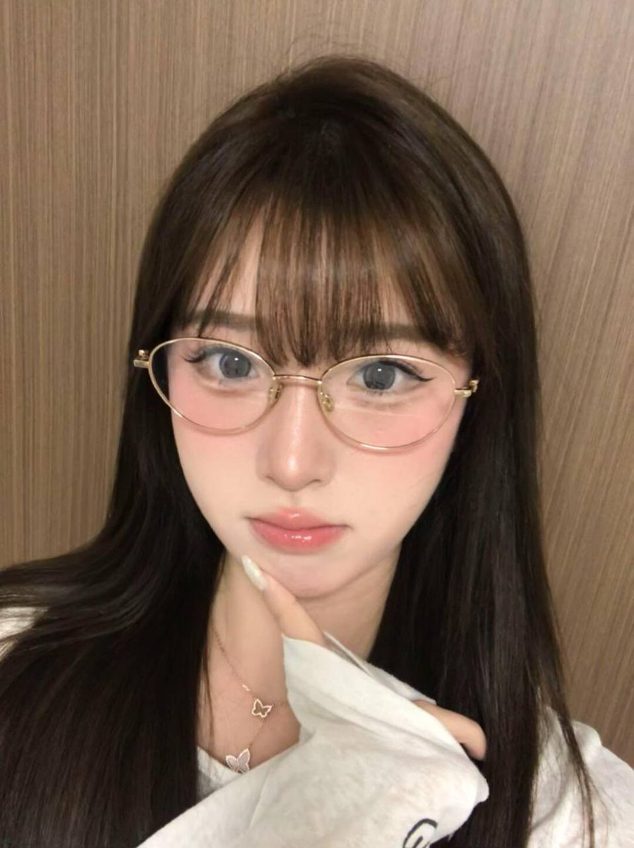 Ahsan80577398's tweet photo. 本人21，女，165cm+46kg，蹲个同城搭子，要求平时互不打扰，艾滋试纸检测能接受再来！点赞优先 https://t.co/ZrXapsKW1A