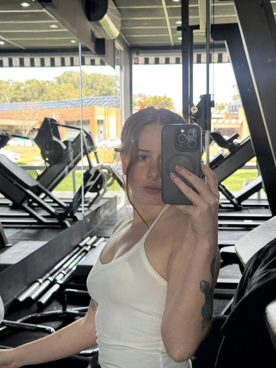 ralzeta's tweet photo. Mommy in the gym 💐 https://t.co/mOYYTLZYzC