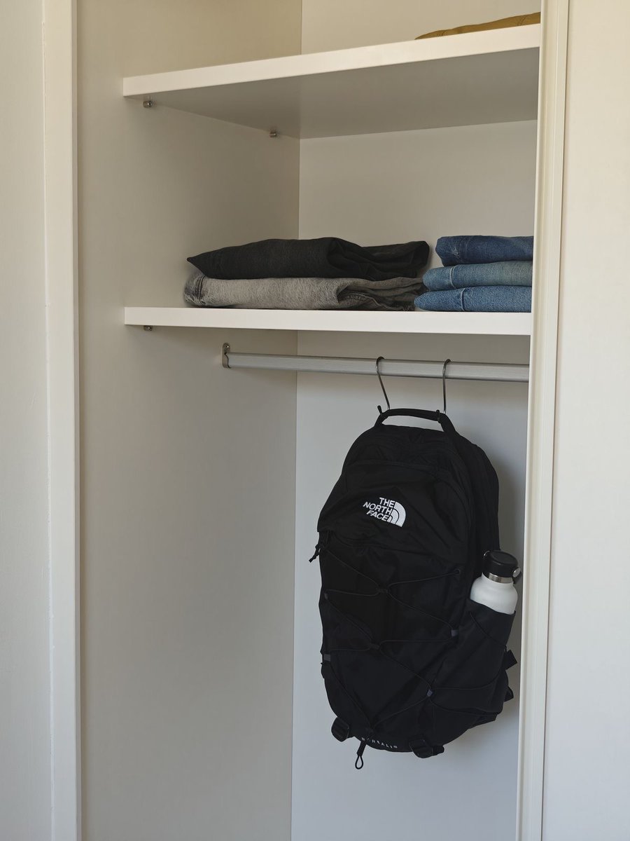 GntlemansGeek's tweet photo. What’s one wardrobe essential every man needs? https://t.co/PhXiWFUJwy