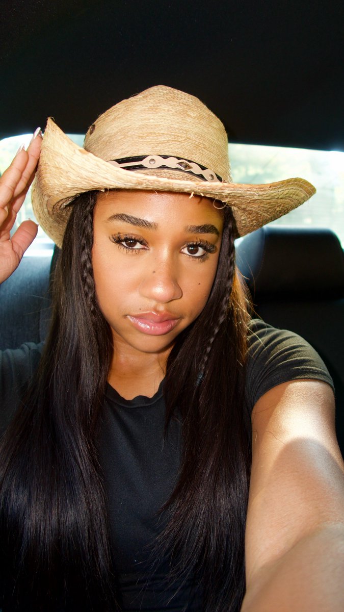 mudrika_crypto's tweet photo. #trend #blackwomen #cowboy #hat https://t.co/Q8LaNjkuYz