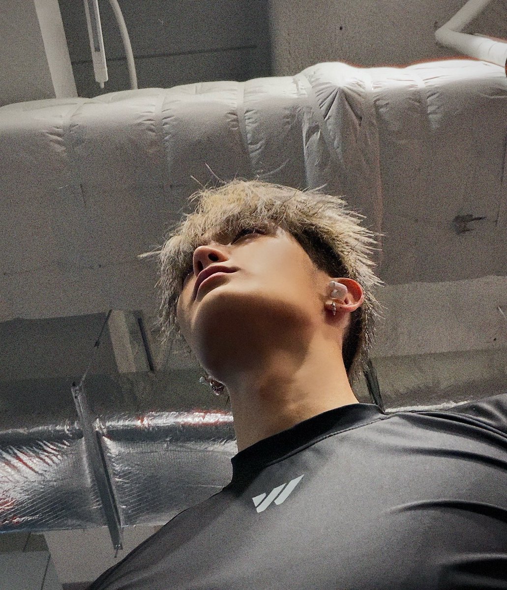 yujunsjjuni's tweet photo. this fucking angle is so https://t.co/PYI7FVd3AA
