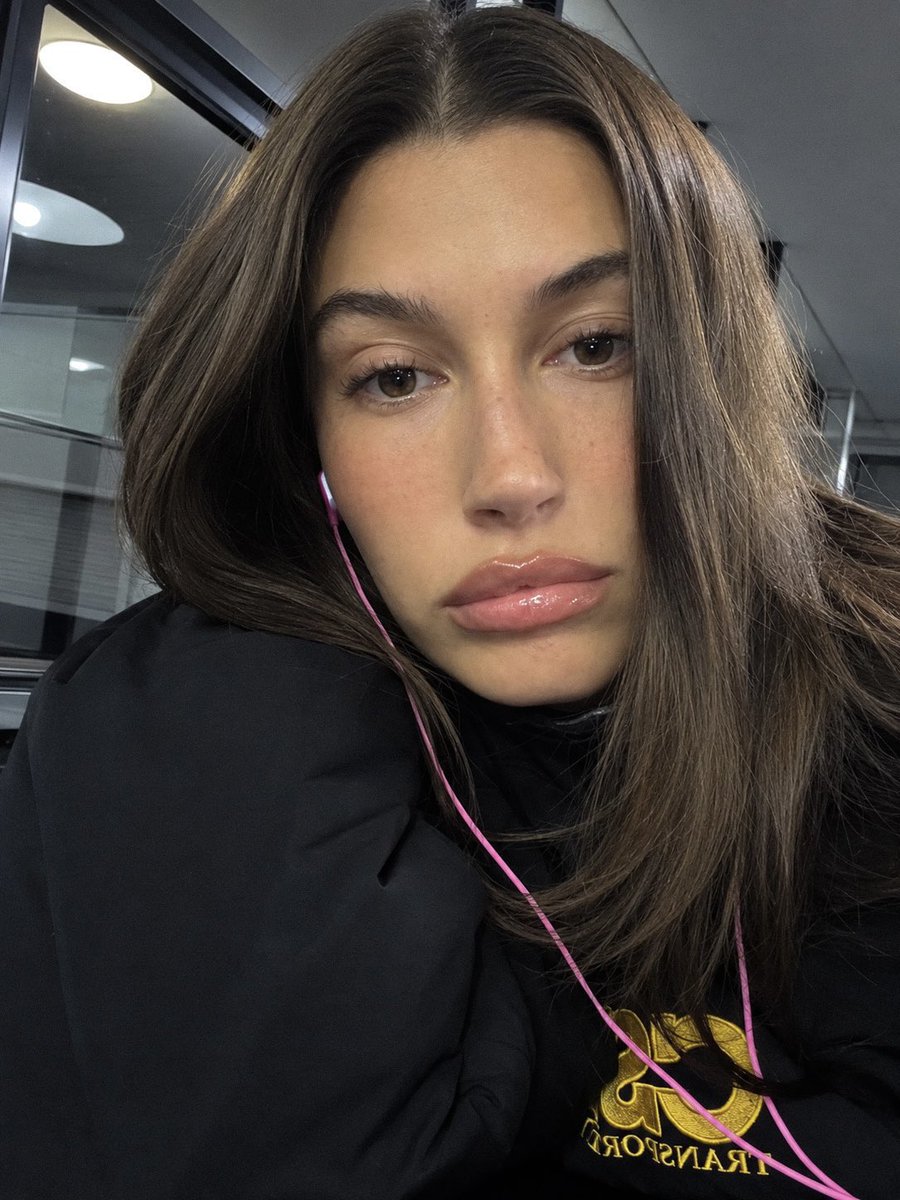 haileyfeeds's tweet photo. her face card. https://t.co/tgSJt97R8i