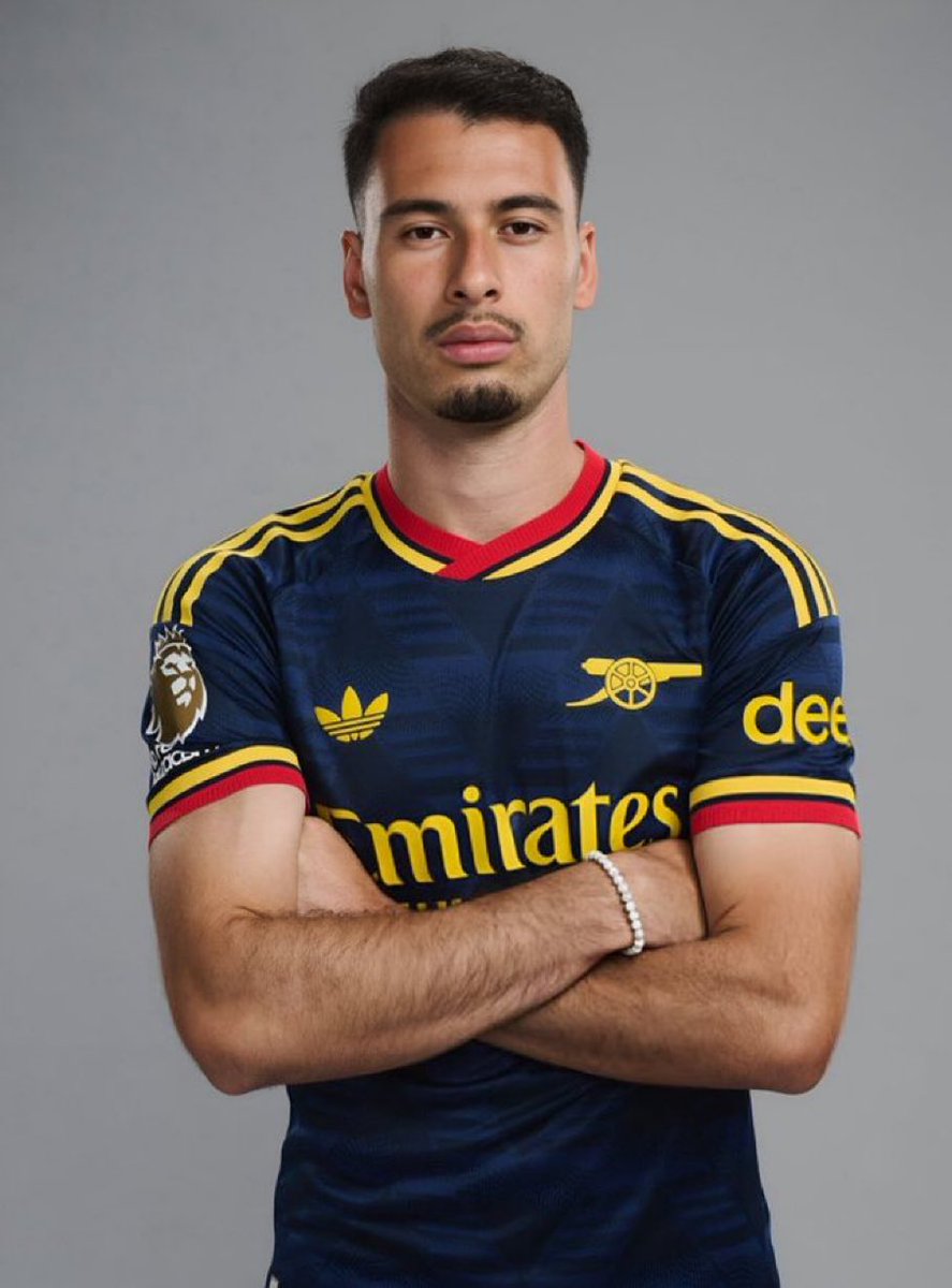 DailyAFC's tweet photo. 🚨 Gabriel Martinelli's agent says the winger rejected offers from the Premier League, Italy and Germany before choosing his £60m move to Al-Hilal.

His representative said Martinelli "wanted to clear his head and change scenery." [@RyanTaylorSport] https://t.co/jQGDZT6XF8