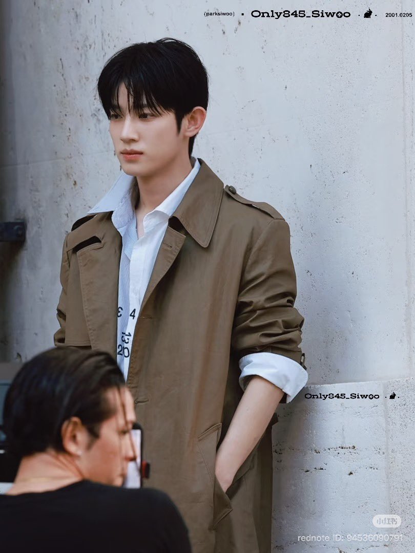 siwooah's tweet photo. Love Siwoo to the moon and back 🤎💜

© on pic ❣️

SIWOO MILAN FASHION WEEK SS27  

#PARKSIWOOxMM6
#PARKSIWOOMFWSS27
#PARKSIWOO
#박시우 https://t.co/X7O29ryF5X