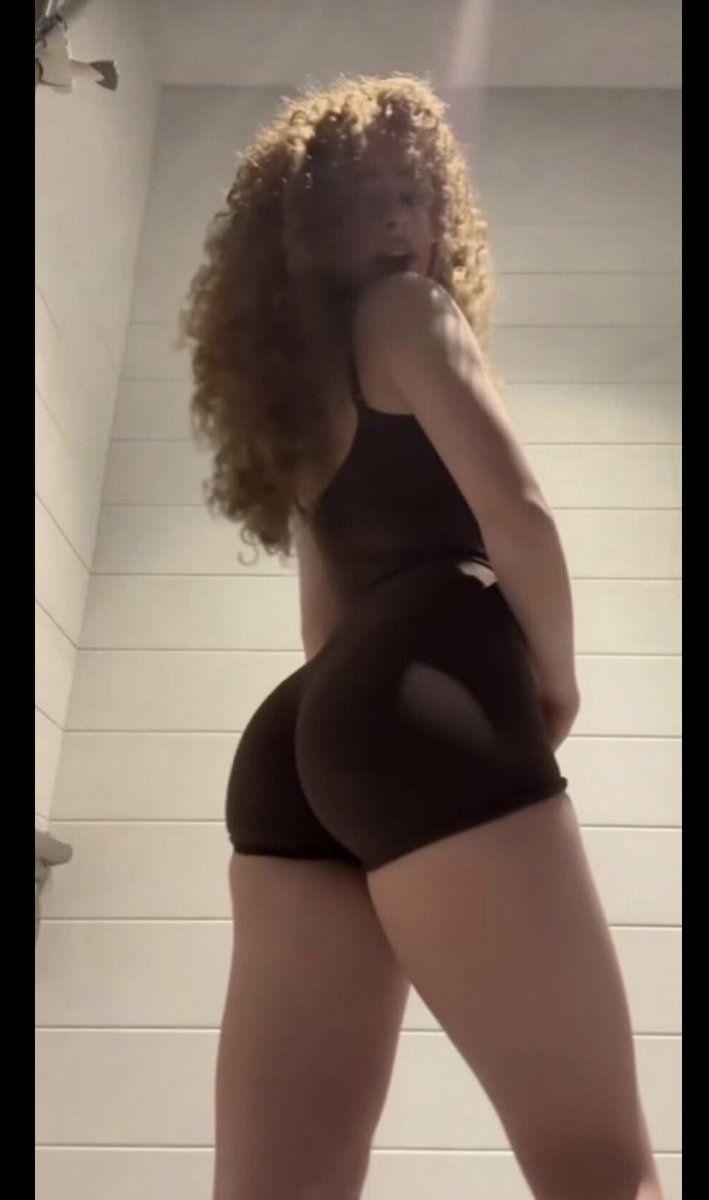 LoddiMan's tweet photo. It makes me happy knowing that thanks to us, this picture of Eli Kalogeras is quickly turning into one of the most favorited of her. https://t.co/KyZFei0V6o