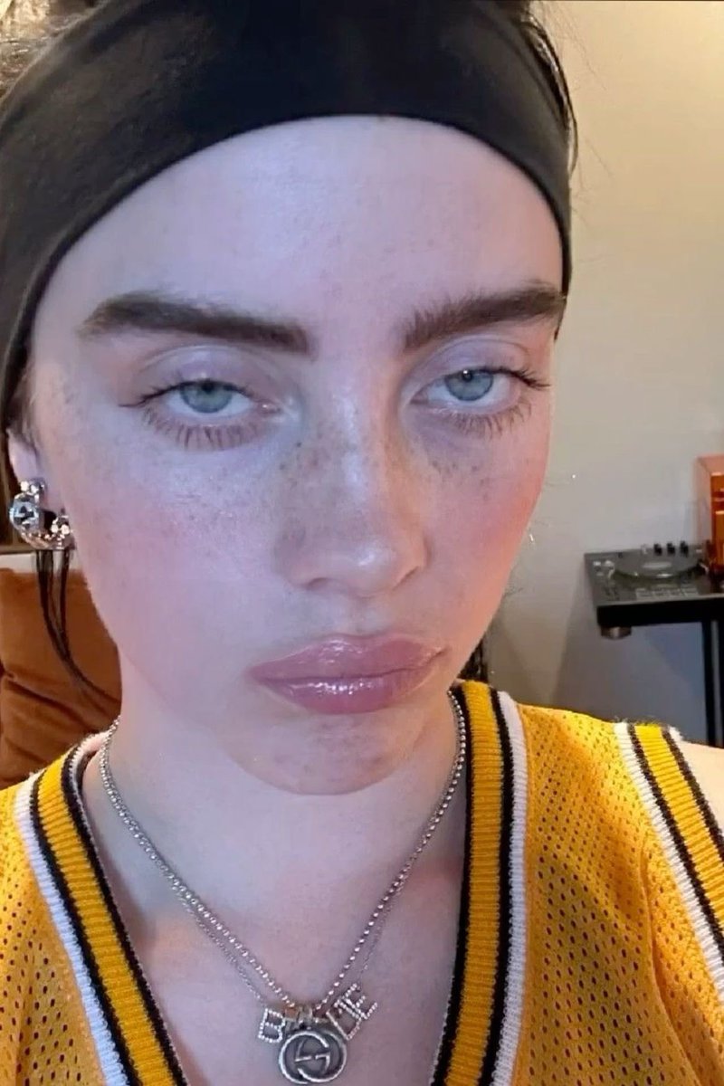 statictrees's tweet photo. @billiestrokr smack every throbbing inch on those lips and then spurt and groan until her face is caked……make her kiss and suck your cock head clean and then lick up the mess while you throb over her~~ https://t.co/OTlL5B3i6s
