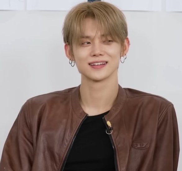 gojozzn's tweet photo. both of these faces are in the context of kissing soobin btw https://t.co/8ArN3TZk33