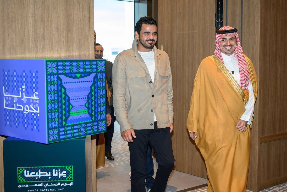 khalidjassem74's tweet photo. قطر تشارك السعودية فرحة يومها الوطني في ناغويا 🇶🇦🇸🇦

سعادة الشيخ جوعان بن حمد آل ثاني، رئيس المجلس الأولمبي الآسيوي، يشارك الأشقاء في المملكة العربية السعودية احتفالاتهم باليوم الوطني، في لفتة تجسد عمق الروابط والمحبة التي تجمع الشعبين الشقيقين.

كل عام والمملكة قيادة وشعبا في عز وازدهار 🇸🇦❤️