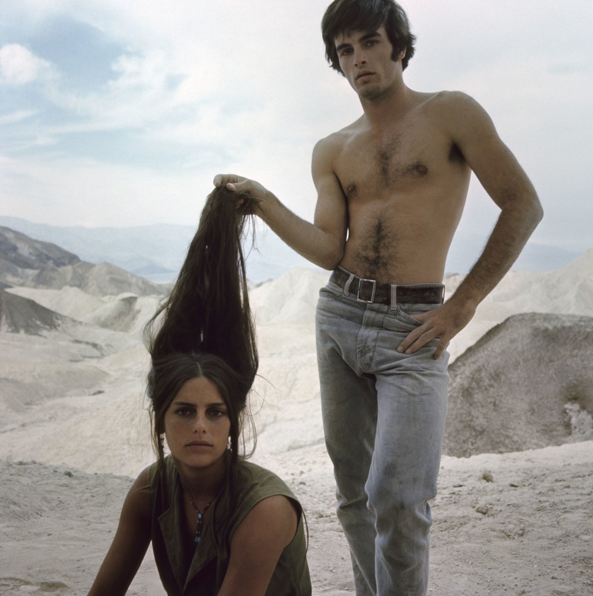 TheFilmStage's tweet photo. Richard Linklater on 'Zabriskie Point' as the most subversive studio film ever: "To know it got no love. But who wins the long game? Antonioni. I’m sitting here, raving about this film that I thought I knew. It was a beautiful, haunting experience to me all these years later. Everyone really crapped on the effort at the time. Who’s this old Italian guy coming here, telling us what’s going on? He really explored something of a time and a place and a malaise and a youth, and 𝘨𝘰𝘥𝘥𝘢𝘮𝘯 it’s 𝘣𝘦𝘢𝘶𝘵𝘪𝘧𝘶𝘭. It’s 𝘣𝘦𝘢𝘶𝘵𝘪𝘧𝘶𝘭 and haunting and sad and wonderful and sexy and hallucinatory and, dammit, I was so appreciative.

He got these kids to be real kids. He had the guts. These two people just being themselves. They’re not trained actors but they’re just real—they’re real people. That was a criticism of the movie. 'Oh, the performances are bad.' No, they’re authentic. There’s an authenticity to it all, I feel, and what it doesn’t have in one kind of polish it more than makes up for in just utter, lived authenticity. And it’s a studio movie, too. Geez. Unbelievable."

Read our interview with the director: https://t.co/cksNYxSrjw