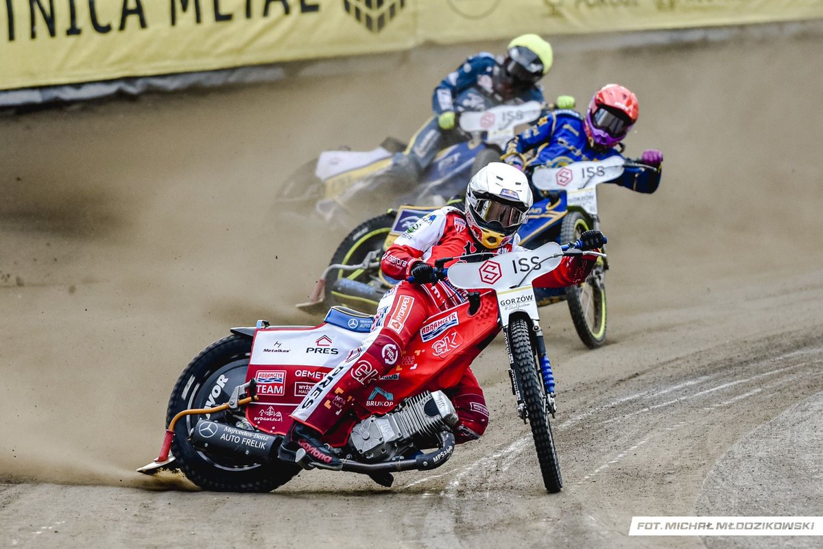 PoloniaBDG's tweet photo. MAMY ZŁOTO! JESTEŚMY DRUŻYNOWYMI MISTRZAMI POLSKI JUNIORÓW! 🥇 
📸 Michał Młodzikowski

#Polonia #Bydgoszcz #AbramczykTeam https://t.co/EPXAB1Qbxl