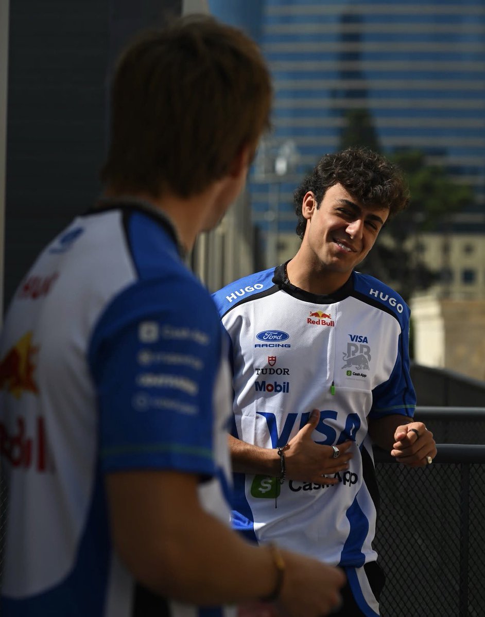 oscpiastry's tweet photo. son what is in Baku's air today https://t.co/THJoqyL07X
