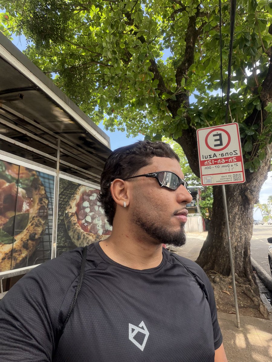 tryjhoon's tweet photo. E essa sequência de fotos.. 🥺❤️ https://t.co/gCLONddB5o