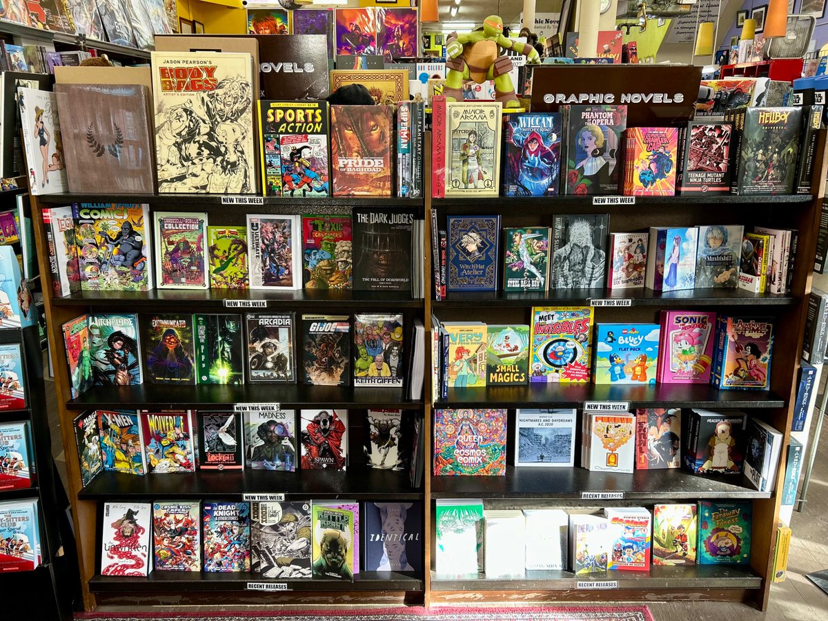 cosmicmonkey's tweet photo. Here we go again! #ncbd with staff picks, trades and GNs galore and Justin’s pick of the week. Come get some at 11am, peeps! #comics https://t.co/lt8SguirCd