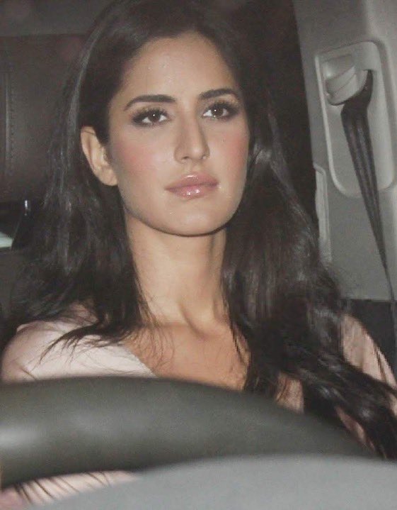 jiaa_xo's tweet photo. Katrina Kaif’s lipgloss era has my whole heart https://t.co/fL3tfQVjpd