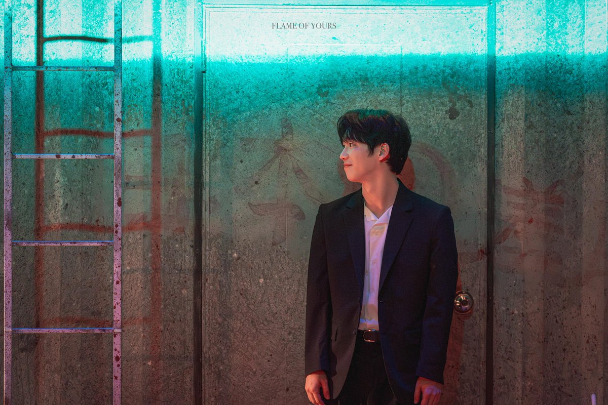 FLAME_OF_YOURS's tweet photo. 2026.09.23. 연극 『쇄골에 천사가 잠들고 있다』 
스페셜 커튼콜 : 립스틱 ver.

사카모토 토루 | #허영손
키리노 요시오 | #도예준
키리노 쿄코 |  #송희정 https://t.co/x3ZfApVzpi